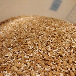 Wheat malt after crush